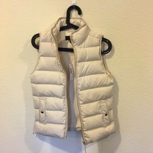 J. Crew Jackets & Coats - NWT J. Crew mountain puffer vest J. Crew Jackets & Coats - NWT J. Crew mountain puffer vest